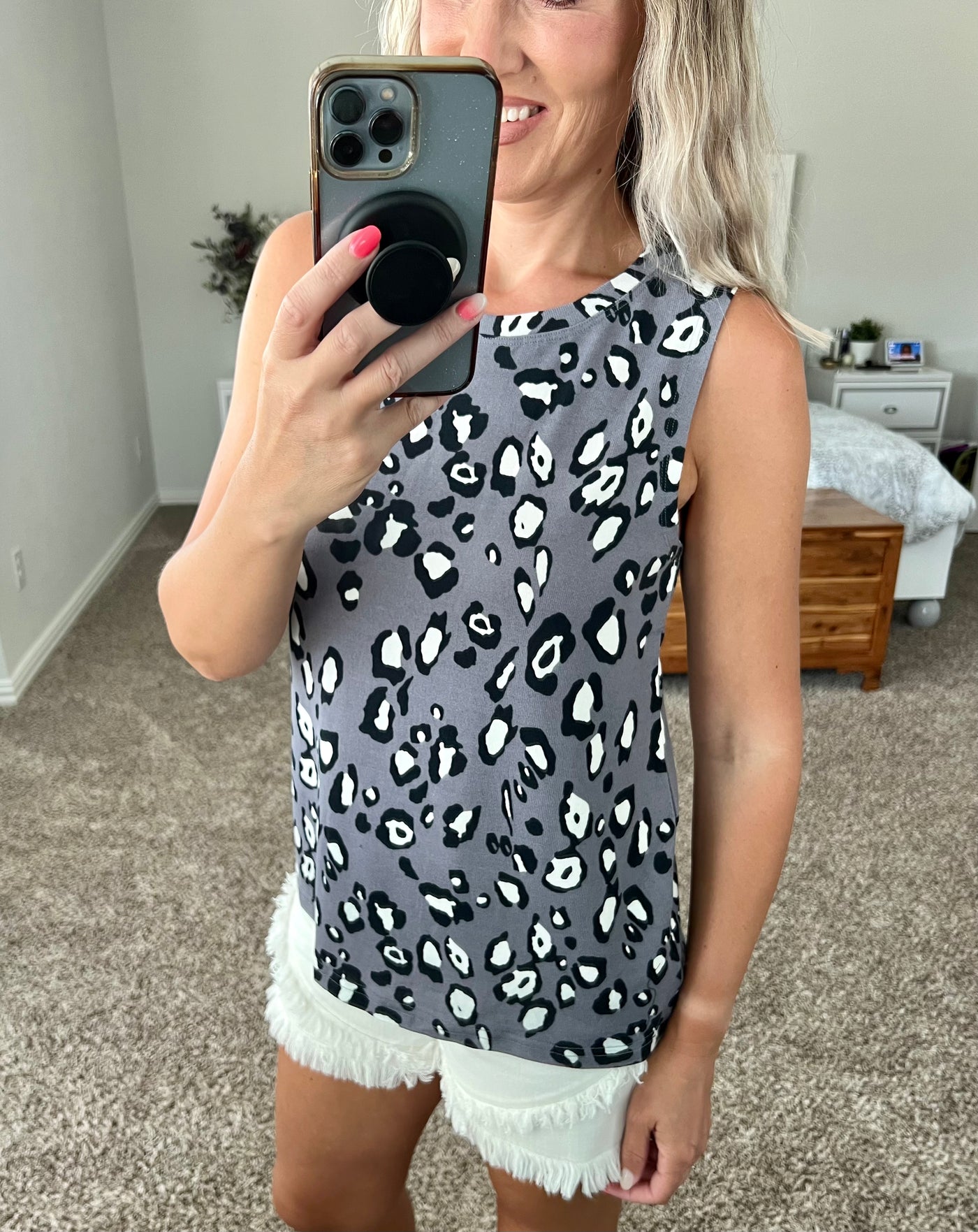Daniela Leopard Print Round Neck Tank