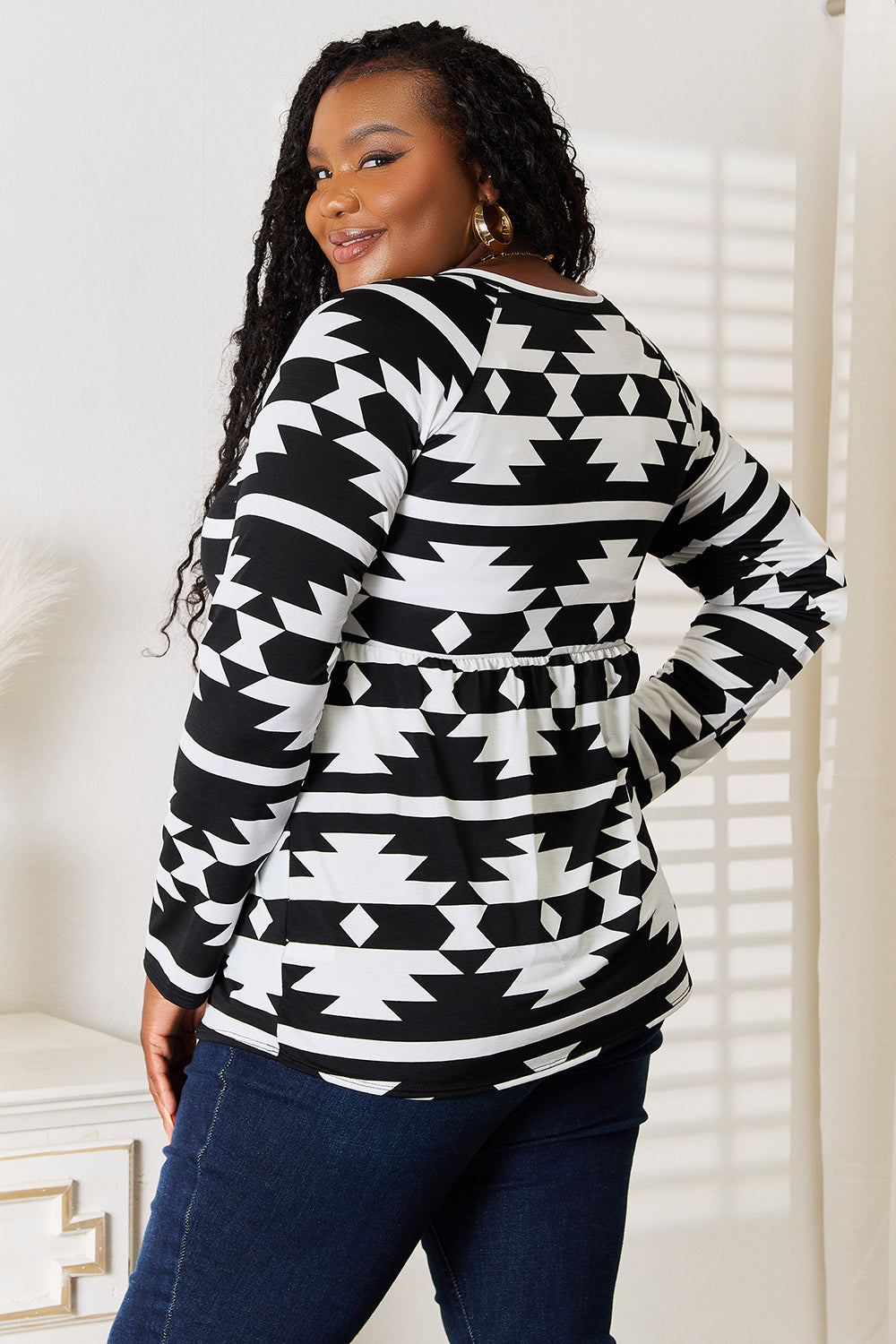 Nellie Geometric Notched Neck Long Sleeve Top